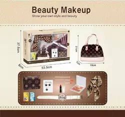 Набір косметики S 1 (24) губна помада, тіні для повік,пензлики для макіяжу, прикраси, годинник, шарф, гаманець, сумочка в коробці Набір косметики S 1 (24) губна помада, тіні для повік,пензлики для макіяжу, прикраси, годинник, шарф, гаманець, сумочка в коробці