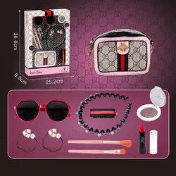 Набір аксесуарів A2 Штрих=0184 (48/2) сумочка, окуляри, помада, резинка та обруч для волосся, румяна, пензлики, в коробці Набір аксесуарів A2 Штрих=0184 (48/2) сумочка, окуляри, помада, резинка та обруч для волосся, румяна, пензлики, в коробці