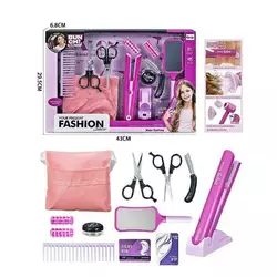 Набір перукаря QY 016 (36) стайлер на батарейках, гребінець, ножиці, фартух, бігуді, дзеркальце, в коробці Набір перукаря QY 016 (36) стайлер на батарейках, гребінець, ножиці, фартух, бігуді, дзеркальце, в коробці
