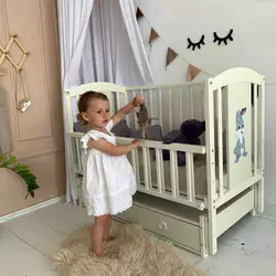 гр Ліжечко дитяче ЛІЛІ "Зайчик" (1) шарнір-підшибник з відкидною боковиною+шухляда, (Слонова кістка) гр Ліжечко дитяче ЛІЛІ "Зайчик" (1) шарнір-підшибник з відкидною боковиною+шухляда, (Слонова кістка)