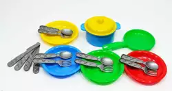 гр Набір посуду "Маринка 10" 1646 (30) "Technok Toys", каструля, сковорідка, кришка, 4 тарілки, 4 комплекти столових приладів, в пакеті гр Набір посуду "Маринка 10" 1646 (30) "Technok Toys", каструля, сковорідка, кришка, 4 тарілки, 4 комплекти столових приладів, в пакеті