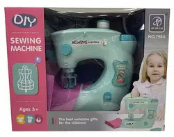 Швейна машинка 7984 B (60/2) на батарейках, шиє, підсвічування, нитки, тканина, сантиметр, інструкція, в коробці Швейна машинка 7984 B (60/2) на батарейках, шиє, підсвічування, нитки, тканина, сантиметр, інструкція, в коробці