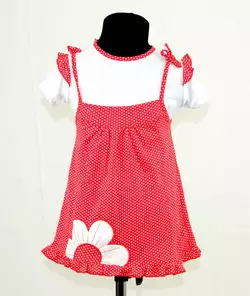 гр КП-204 "1" /р.74/ /красный/ Комплект для девочки : сарафан на завязках, футболка