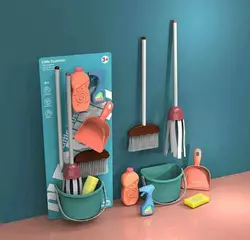 Набір для прибирання XG 2-21 A (36) мітла, совок, швабра, відро, пляшечки, на листі Набір для прибирання XG 2-21 A (36) мітла, совок, швабра, відро, пляшечки, на листі