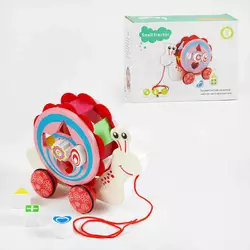 Каталка C 64011 (24) “Равлик”, дерев’яна, сортер, 5 фігурок, обертається мушля, в коробці Каталка C 64011 (24) “Равлик”, дерев’яна, сортер, 5 фігурок, обертається мушля, в коробці