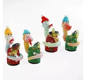 Скарбничка M 17627 (432) 4 види, символ року, змія, висота - 16 см, ОЗВУЧУВАННЯ УКРАЇНСЬКОЮ МОВОЮ, співає пісню, ВИДАЄТЬСЯ ТІЛЬКИ МІКС ВИДІВ Скарбничка M 17627 (432) 4 види, символ року, змія, висота - 16 см, ОЗВУЧУВАННЯ УКРАЇНСЬКОЮ МОВОЮ, співає пісню, ВИДАЄТЬСЯ ТІЛЬКИ МІКС ВИДІВ